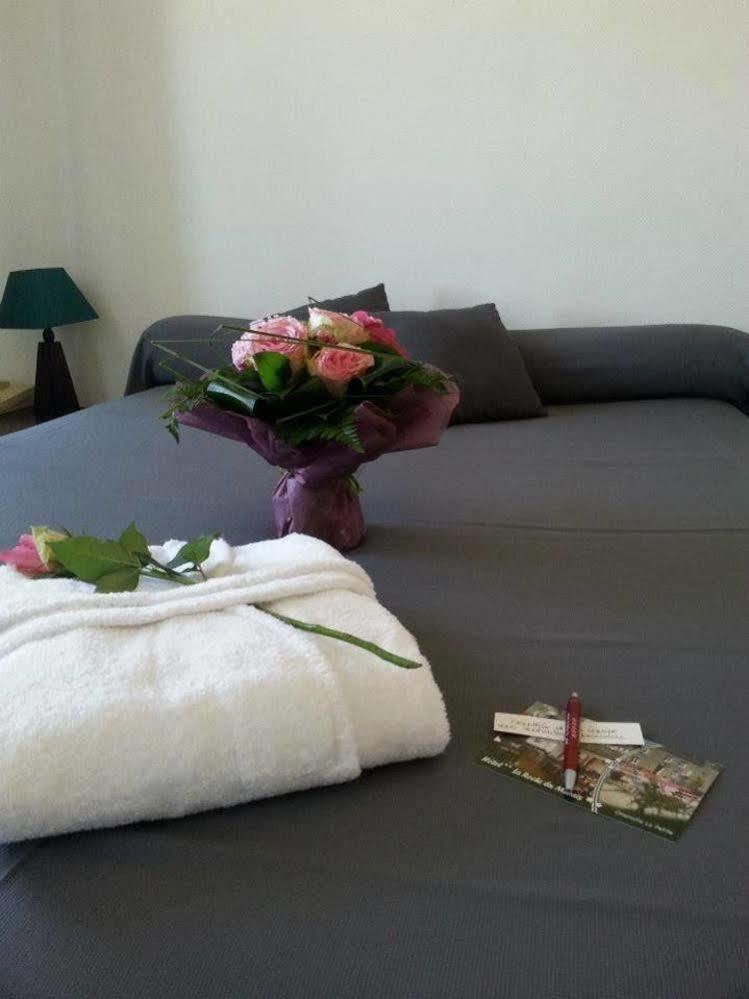 Hotel La Roche Du Marais Omonville-la-Petite Esterno foto