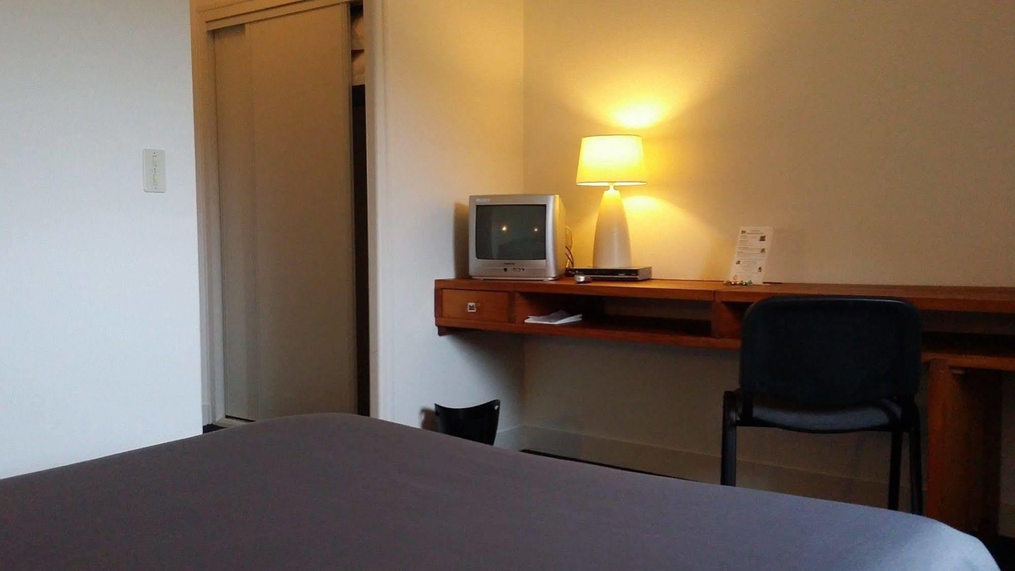 Hotel La Roche Du Marais Omonville-la-Petite Esterno foto
