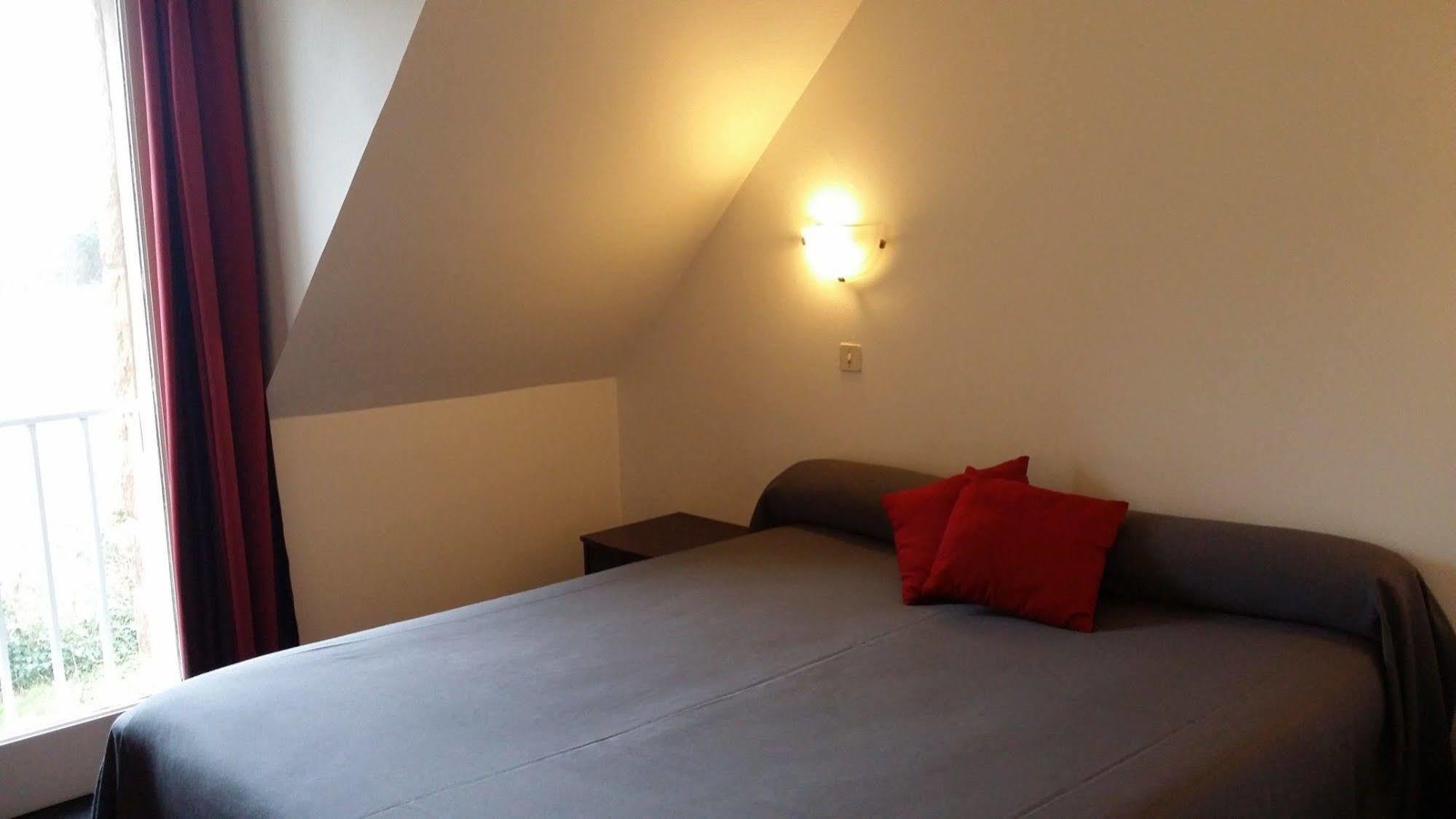 Hotel La Roche Du Marais Omonville-la-Petite Esterno foto